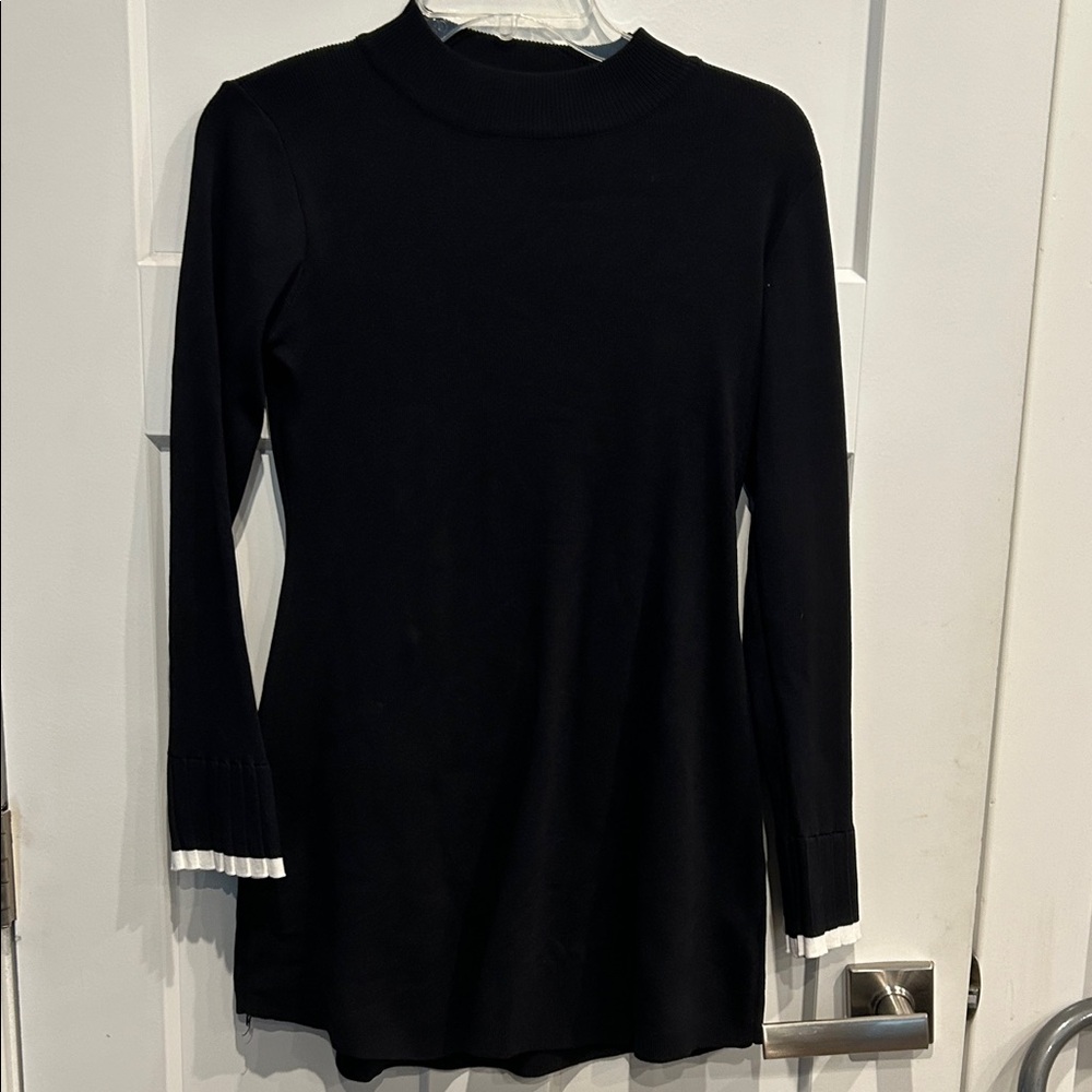 RIHOAS Black Sweater with White Accents